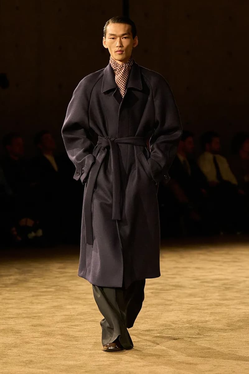 생 로랑 by 안토니 바카렐로 2026 FW 컬렉션 공개