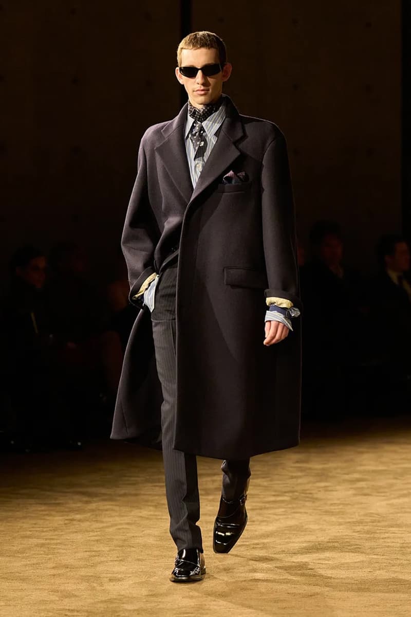 생 로랑 by 안토니 바카렐로 2026 FW 컬렉션 공개