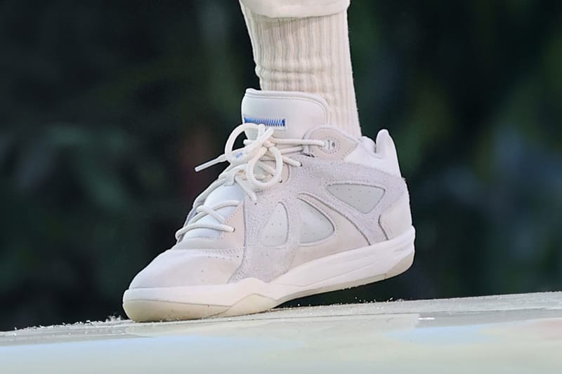 배드 버니, 미공개 컬러 배드보 1.0 ‘레질리언스’ 공개