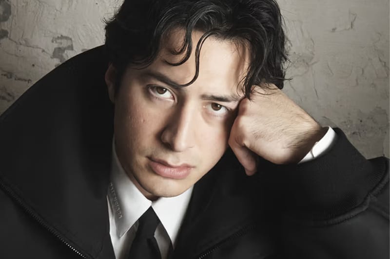 피에르파올로 피치올리의 발렌시아가 첫 번째 캠페인 공개