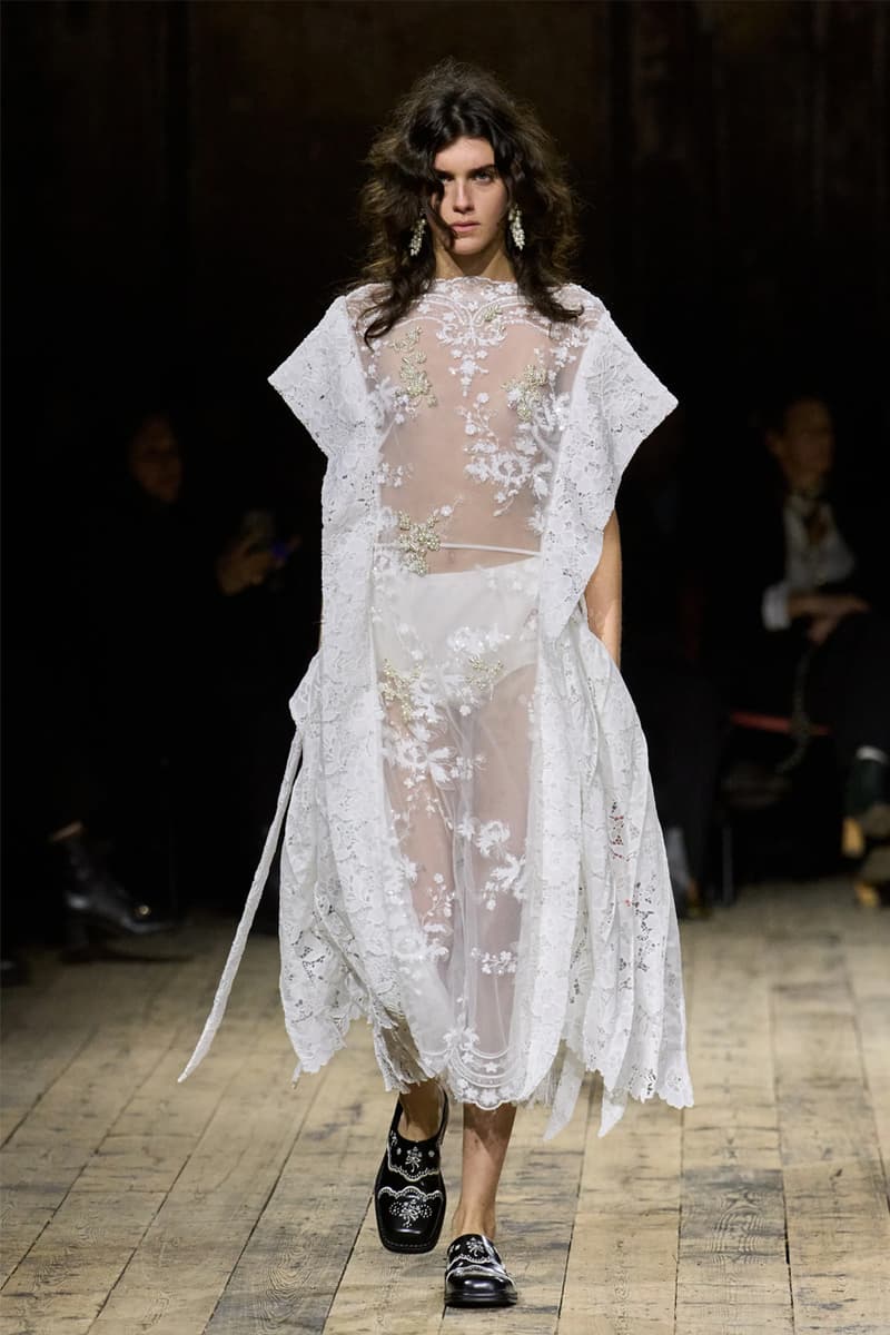 시몬 로샤 2026 가을 컬렉션 공개