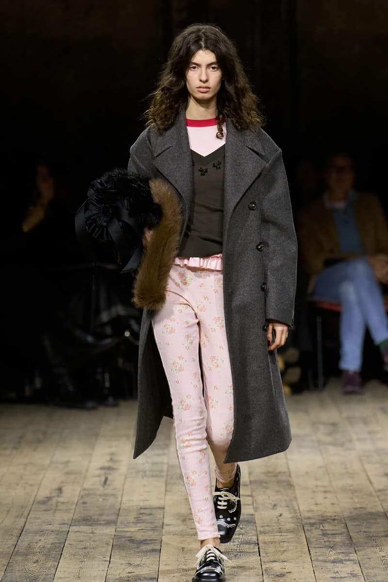 시몬 로샤 2026 가을 컬렉션 공개