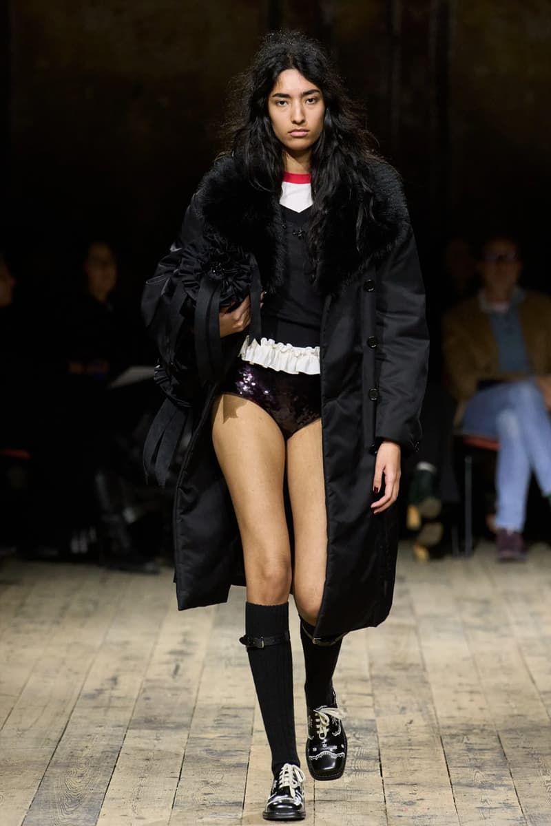 시몬 로샤 2026 가을 컬렉션 공개