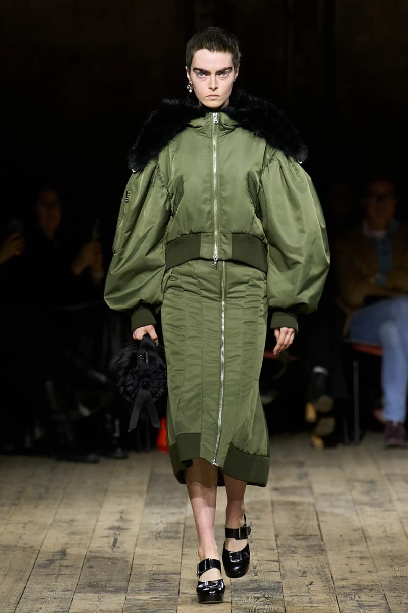 시몬 로샤 2026 가을 컬렉션 공개