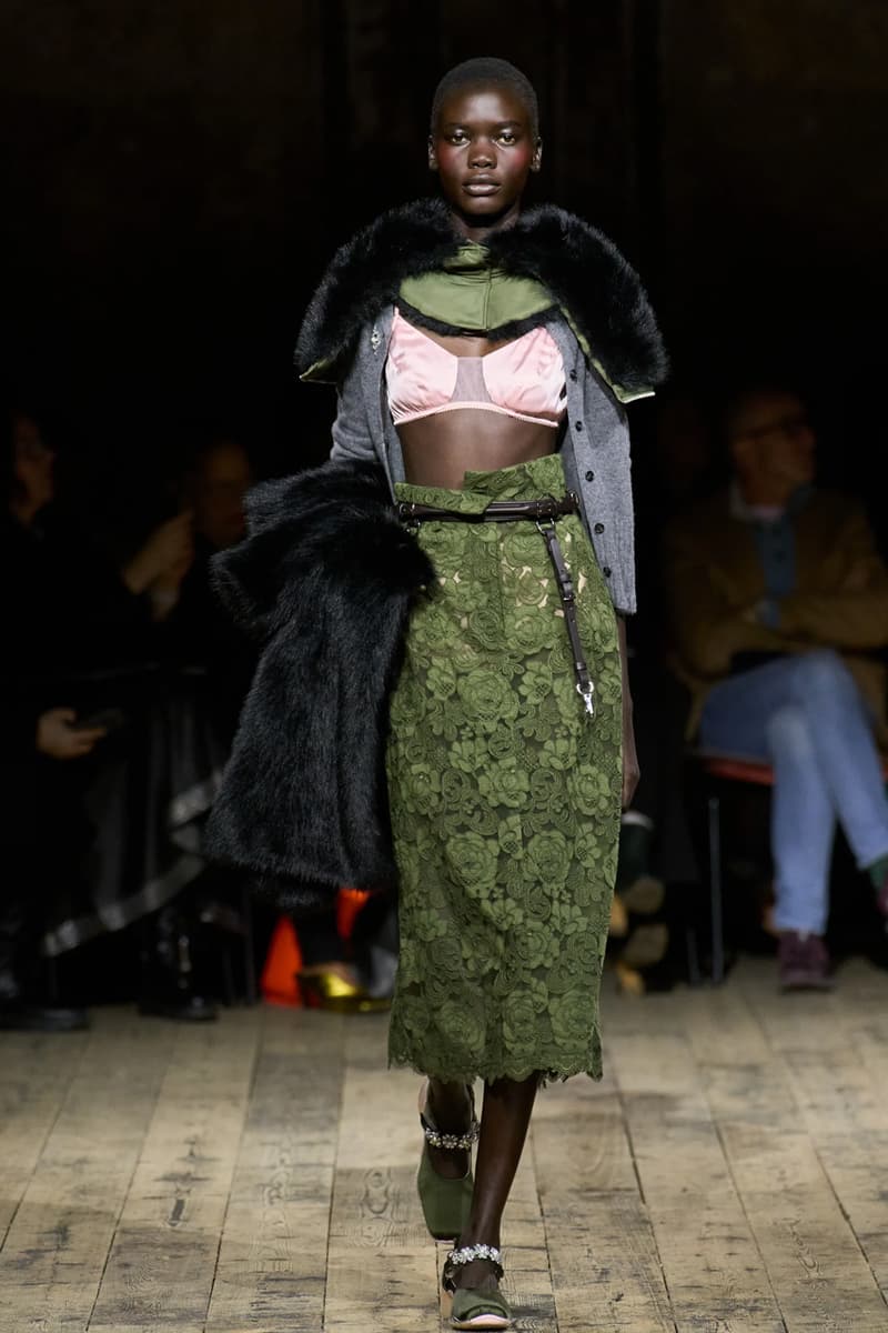 시몬 로샤 2026 가을 컬렉션 공개