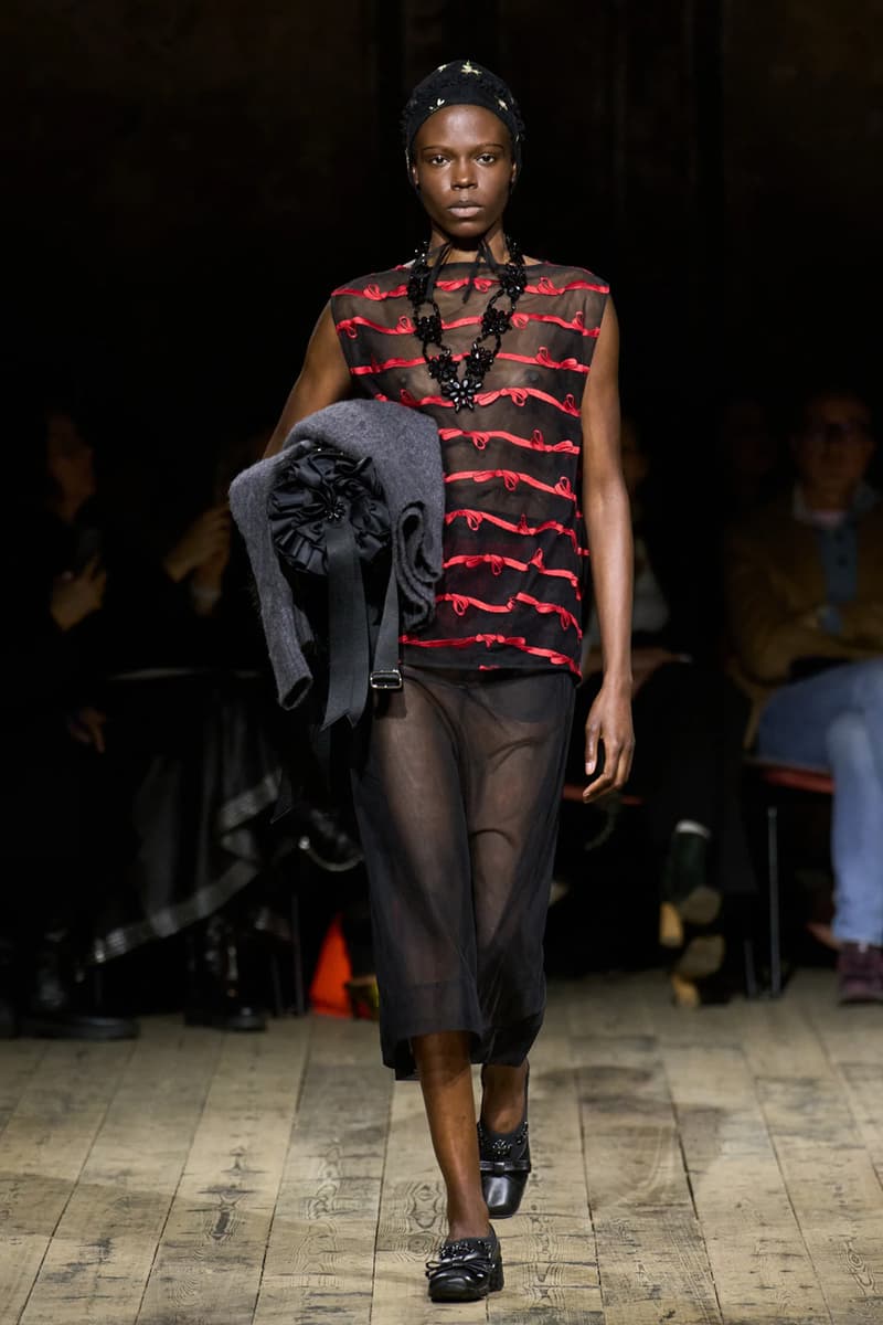 시몬 로샤 2026 가을 컬렉션 공개