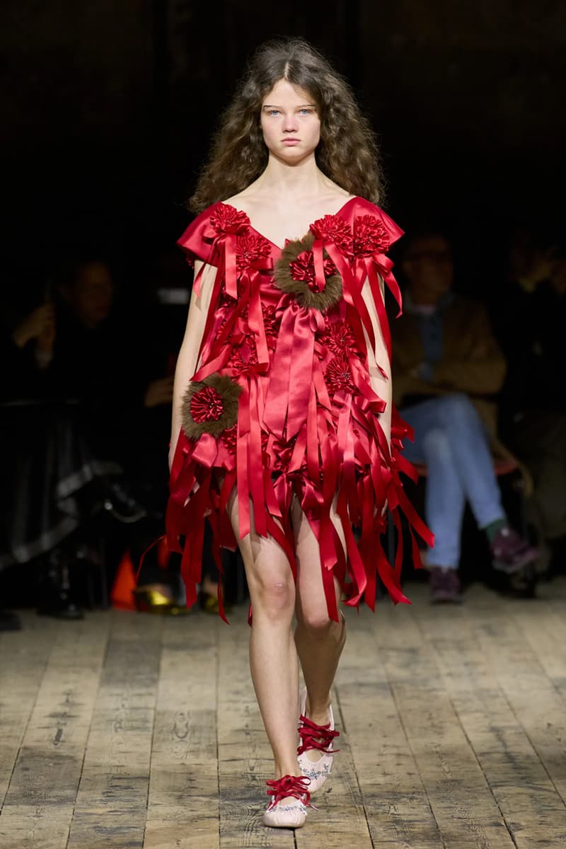 시몬 로샤 2026 가을 컬렉션 공개