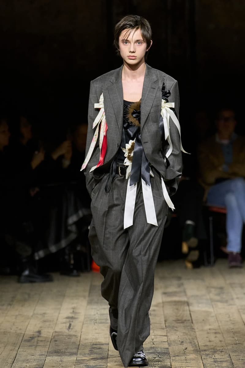 시몬 로샤 2026 가을 컬렉션 공개