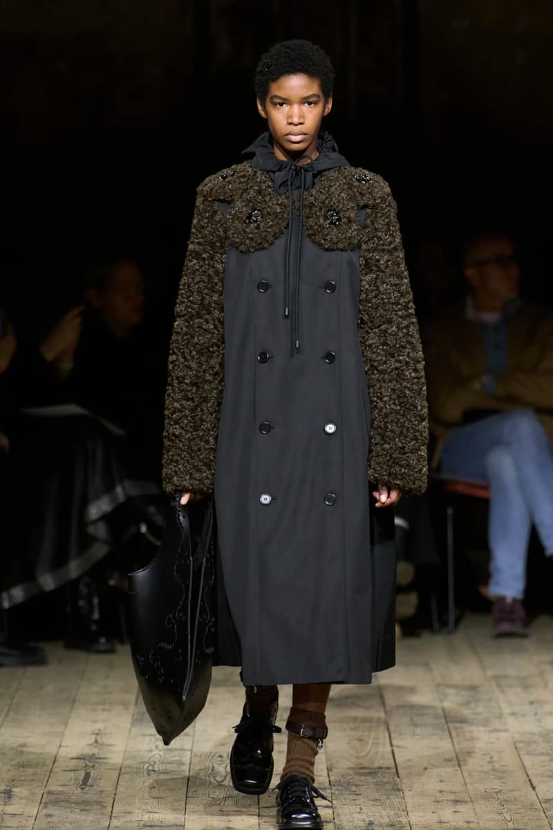 시몬 로샤 2026 가을 컬렉션 공개