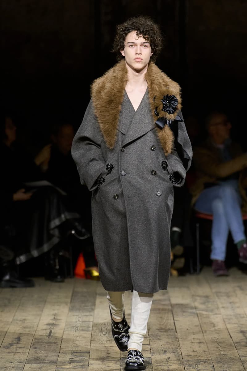 시몬 로샤 2026 가을 컬렉션 공개