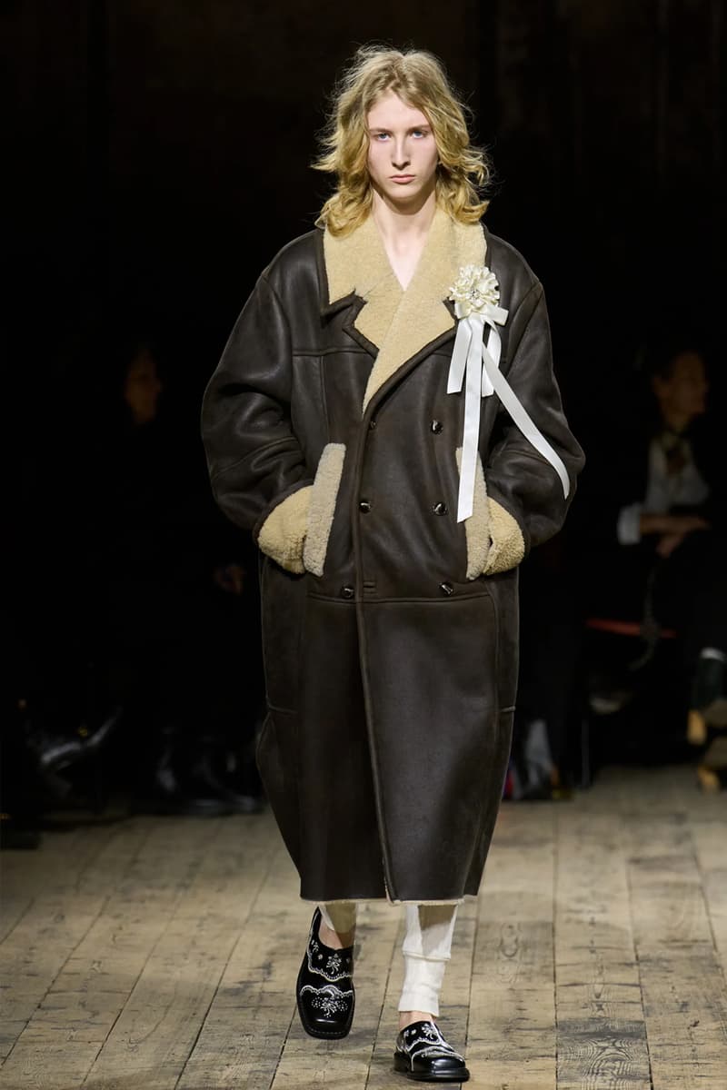 시몬 로샤 2026 가을 컬렉션 공개