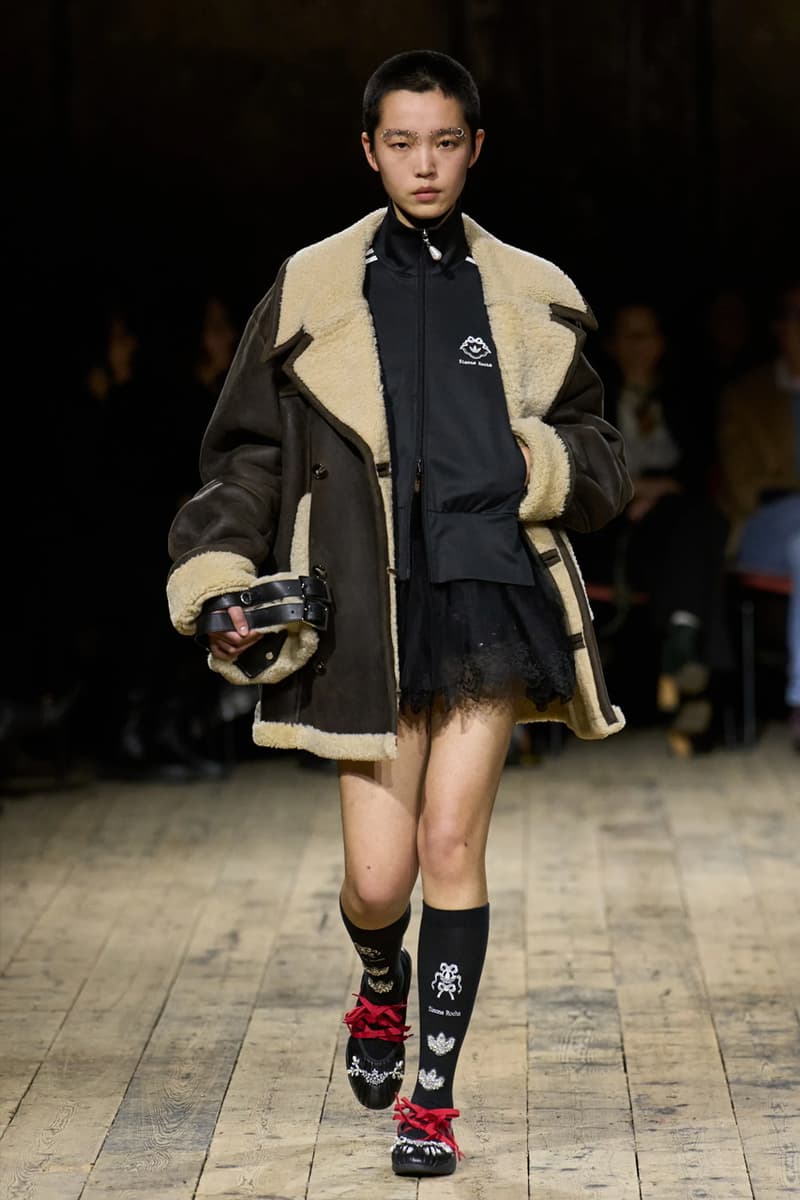 시몬 로샤 2026 가을 컬렉션 공개