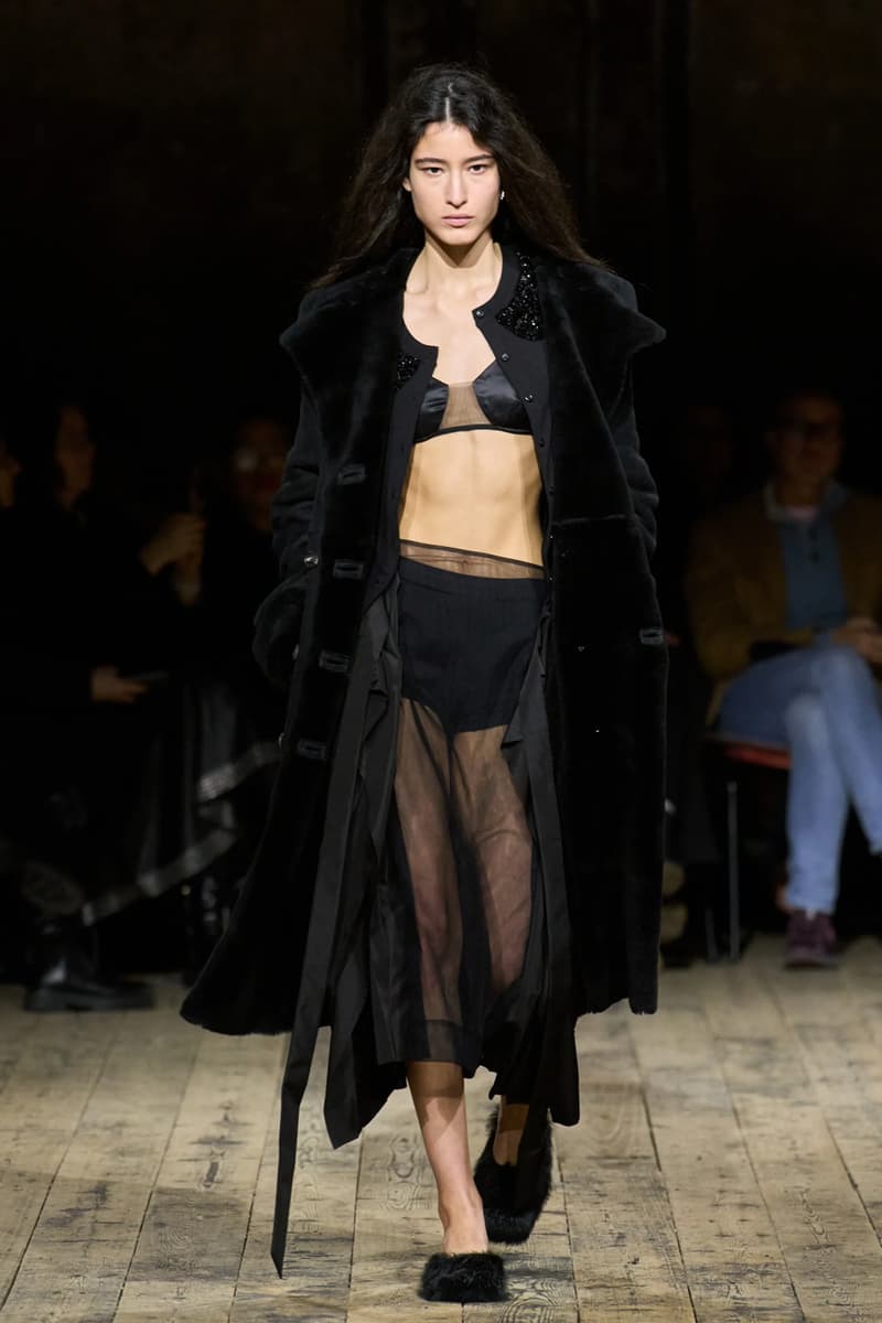 시몬 로샤 2026 가을 컬렉션 공개