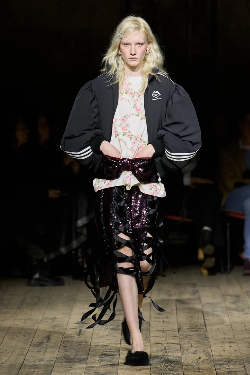 시몬 로샤 2026 가을 컬렉션 공개