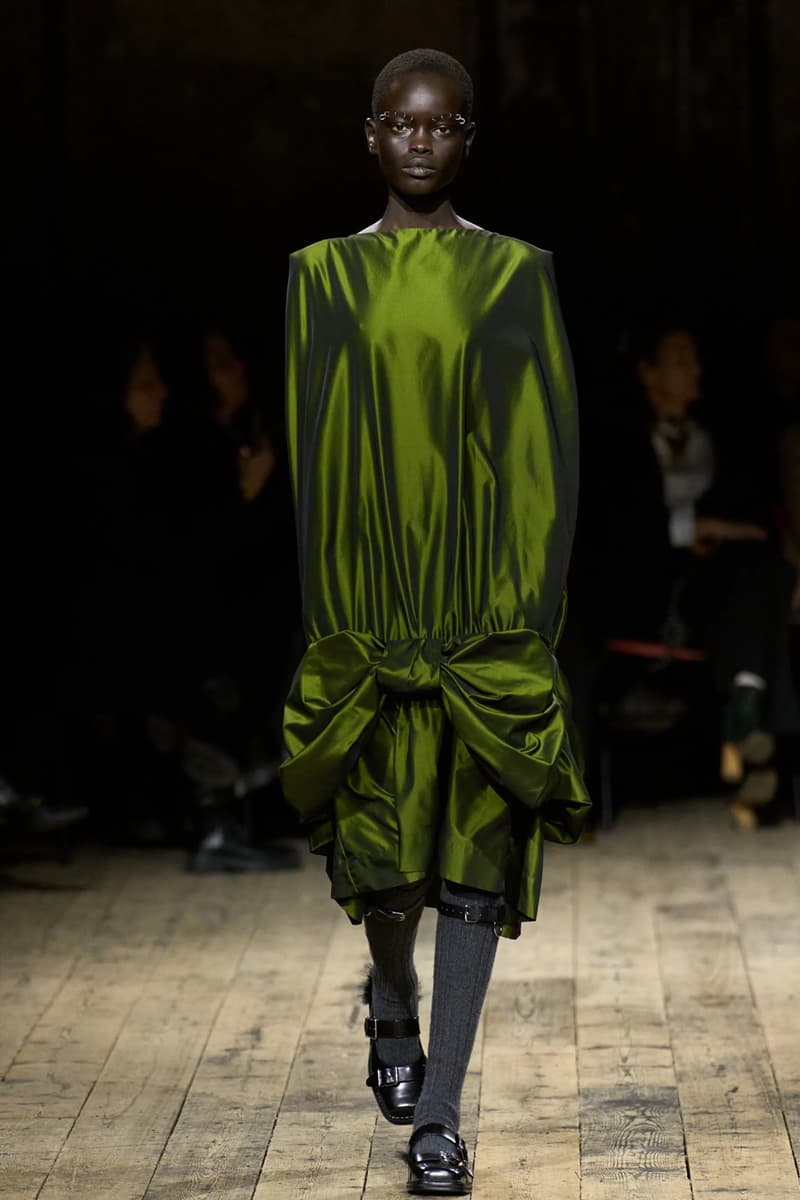 시몬 로샤 2026 가을 컬렉션 공개