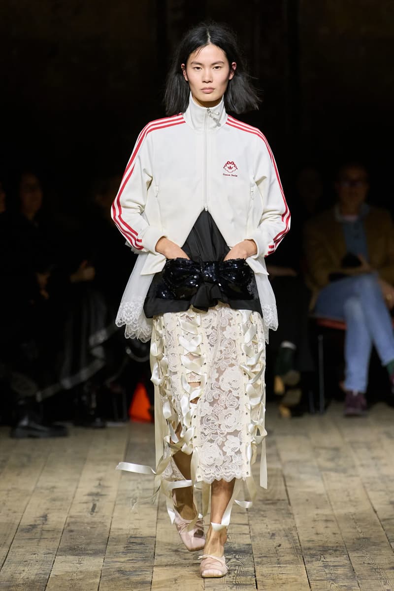 시몬 로샤 2026 가을 컬렉션 공개