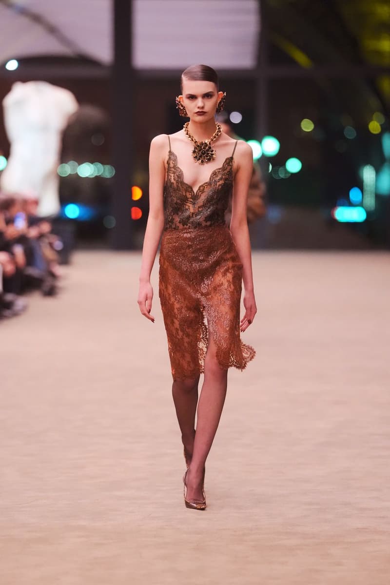 생 로랑 2026 가을, 레디 투 웨어 컬렉션 공개