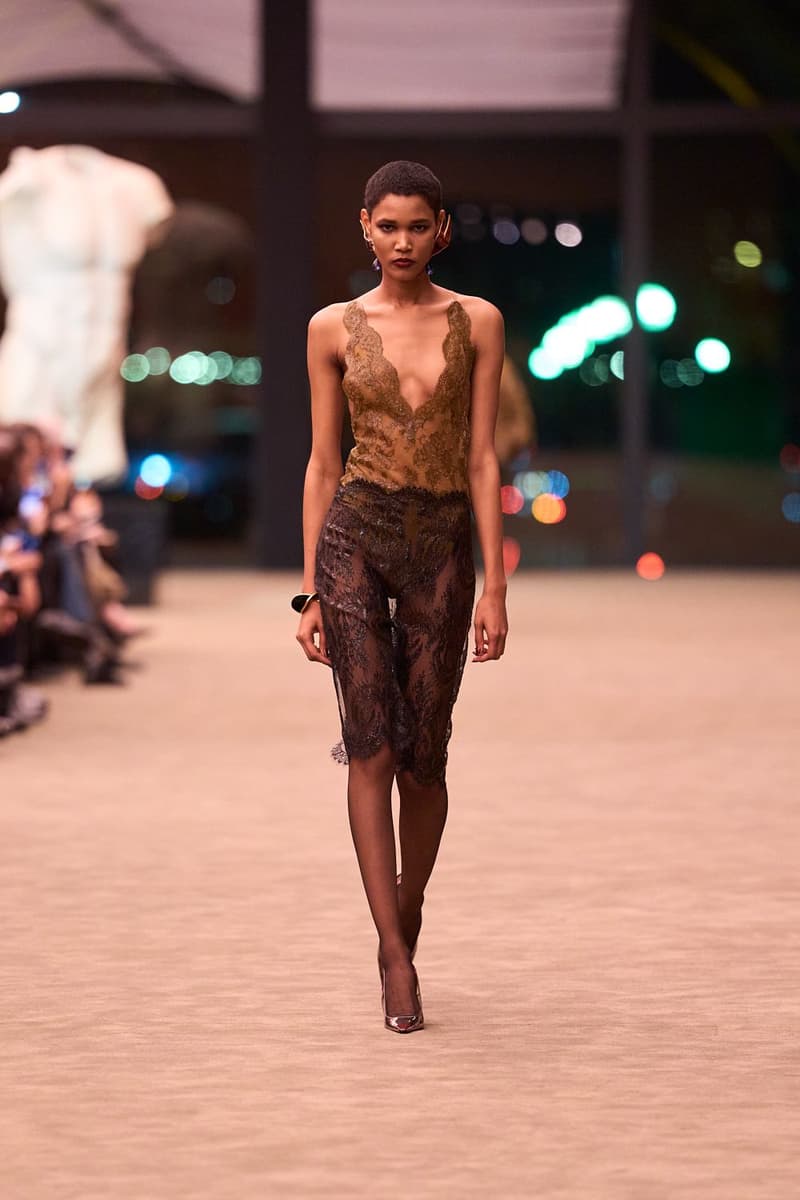 생 로랑 2026 가을, 레디 투 웨어 컬렉션 공개