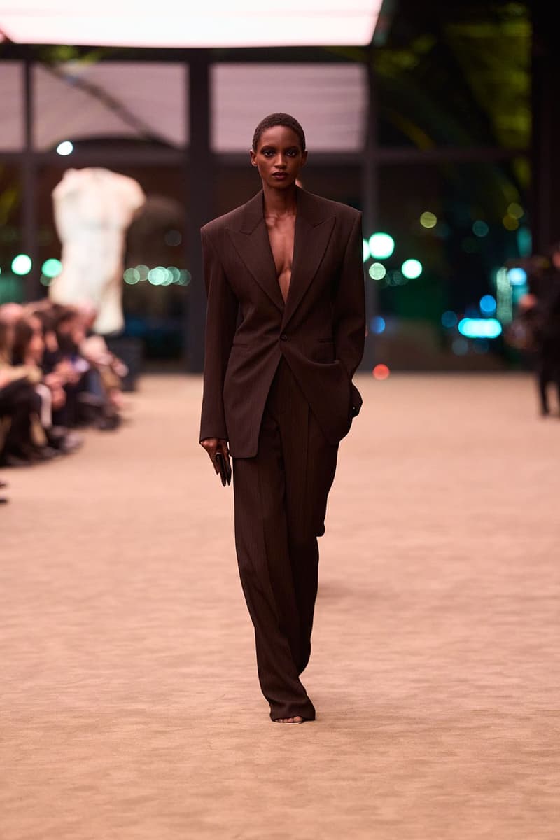 생 로랑 2026 가을, 레디 투 웨어 컬렉션 공개