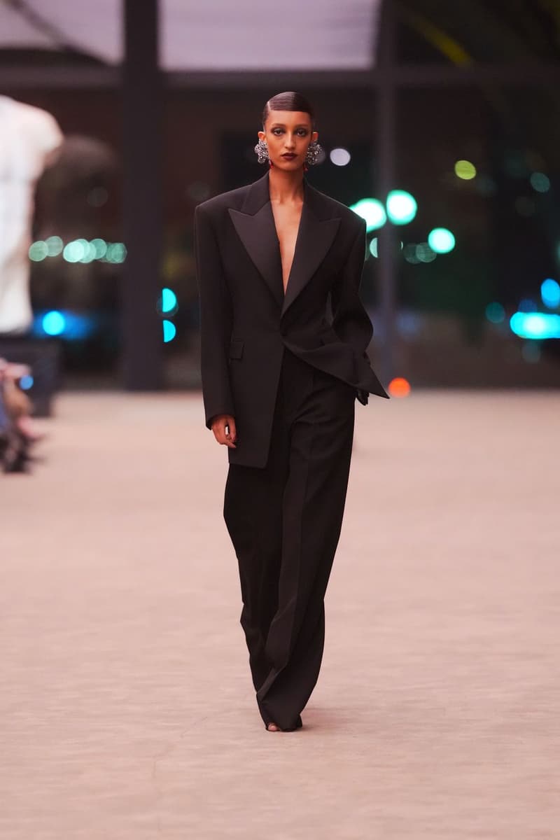 생 로랑 2026 가을, 레디 투 웨어 컬렉션 공개