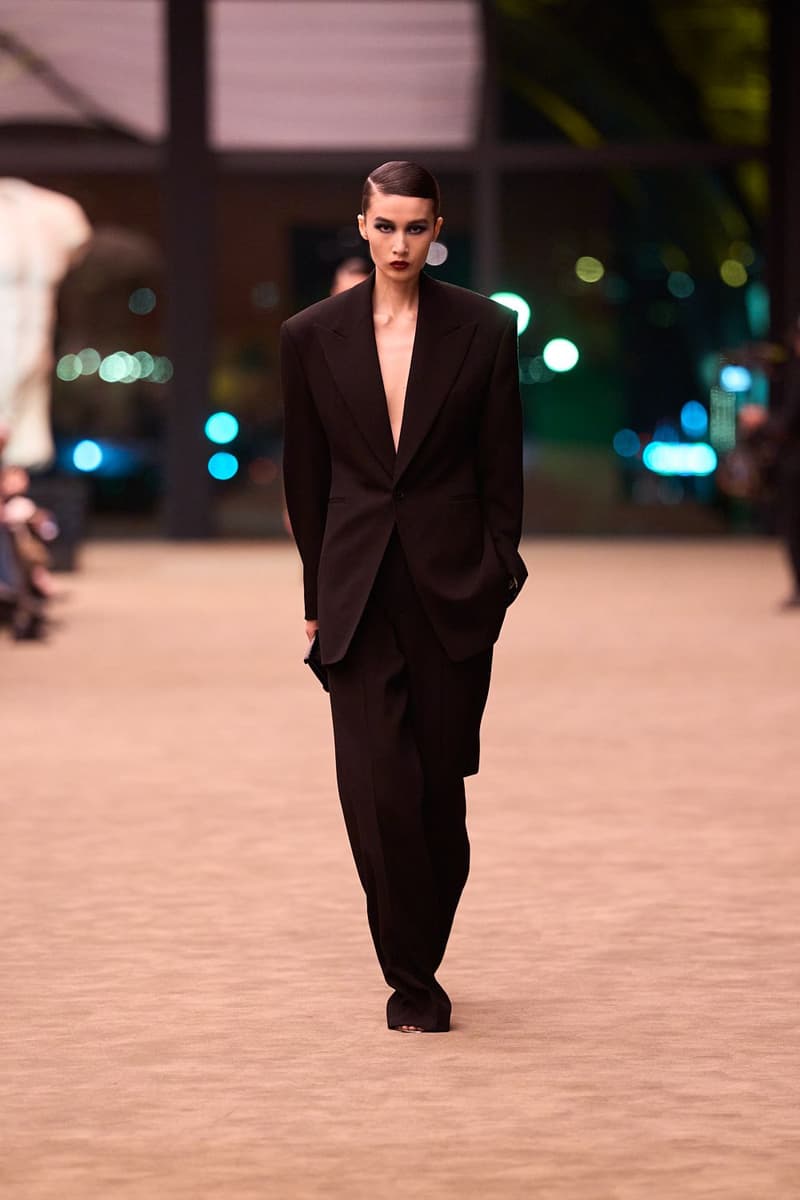 생 로랑 2026 가을, 레디 투 웨어 컬렉션 공개