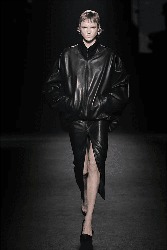 발렌시아가 FW26, 피에르 파올로 피치올리가 그려낸 ‘유포리아’적 드라마