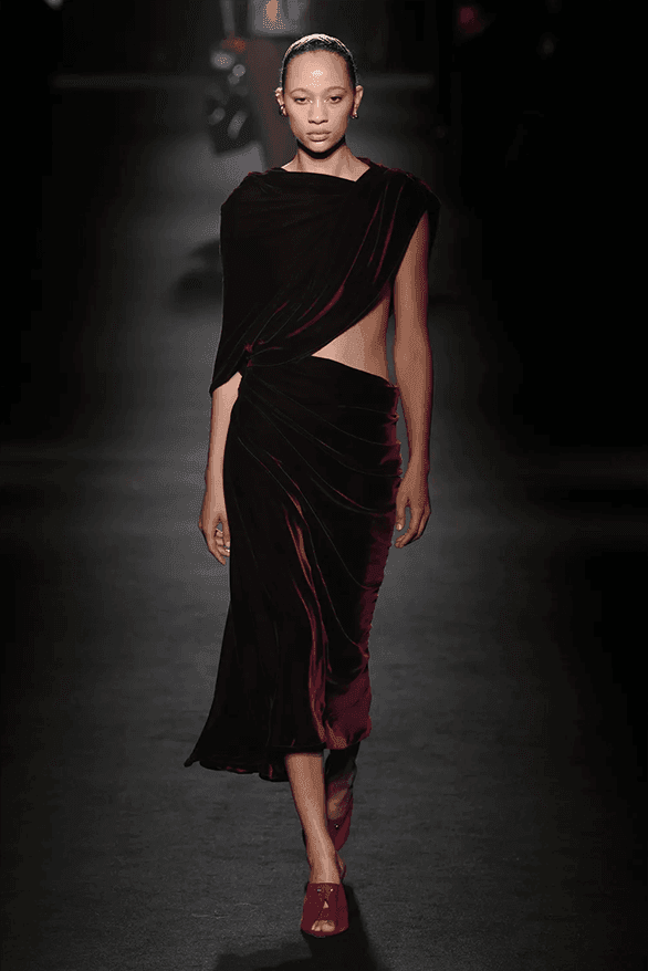 발렌시아가 FW26, 피에르 파올로 피치올리가 그려낸 ‘유포리아’적 드라마