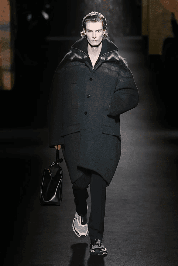 발렌시아가 FW26, 피에르 파올로 피치올리가 그려낸 ‘유포리아’적 드라마