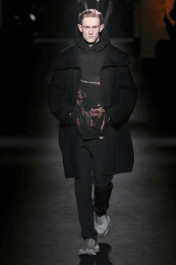 발렌시아가 FW26, 피에르 파올로 피치올리가 그려낸 ‘유포리아’적 드라마