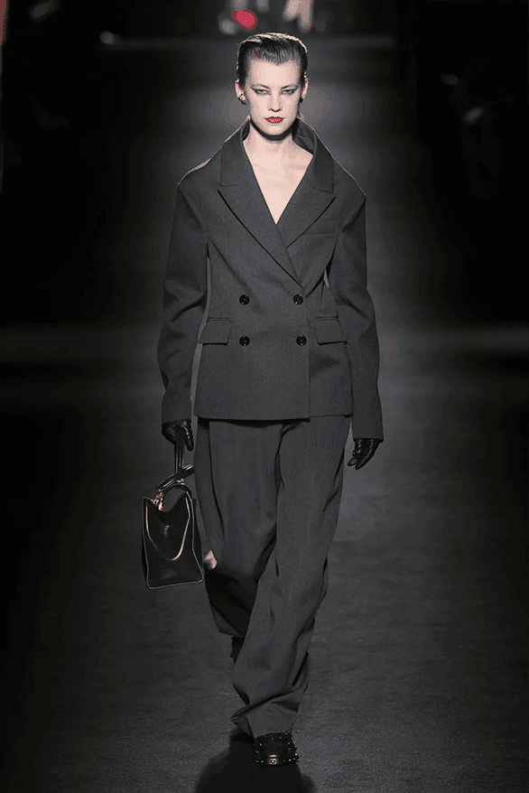 발렌시아가 FW26, 피에르 파올로 피치올리가 그려낸 ‘유포리아’적 드라마