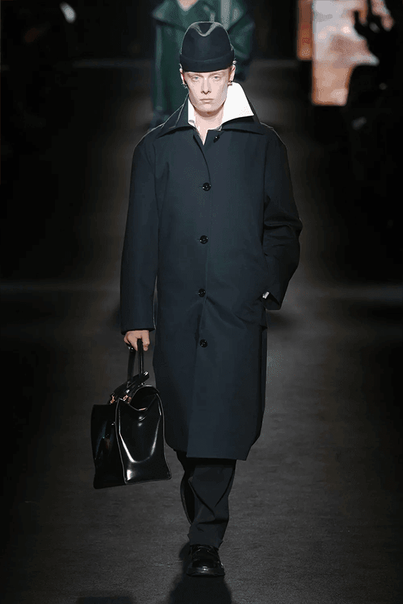 발렌시아가 FW26, 피에르 파올로 피치올리가 그려낸 ‘유포리아’적 드라마