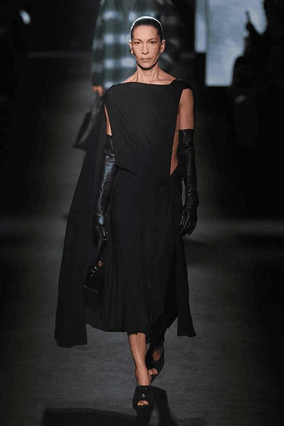 발렌시아가 FW26, 피에르 파올로 피치올리가 그려낸 ‘유포리아’적 드라마