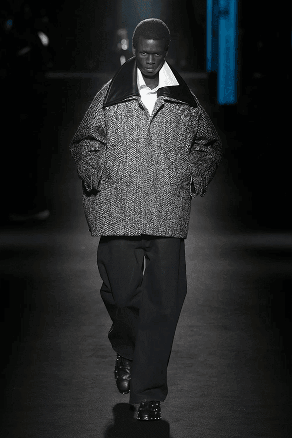 발렌시아가 FW26, 피에르 파올로 피치올리가 그려낸 ‘유포리아’적 드라마