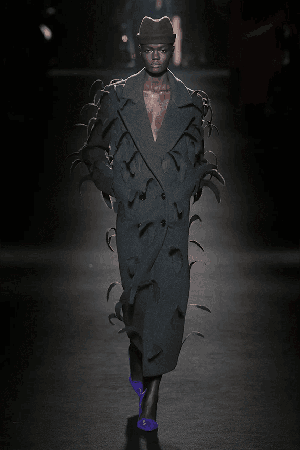 발렌시아가 FW26, 피에르 파올로 피치올리가 그려낸 ‘유포리아’적 드라마