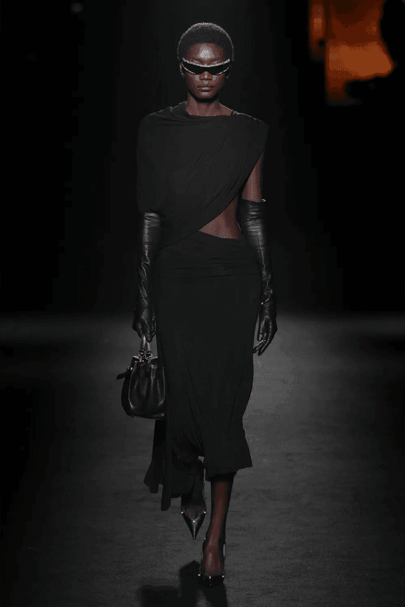 발렌시아가 FW26, 피에르 파올로 피치올리가 그려낸 ‘유포리아’적 드라마