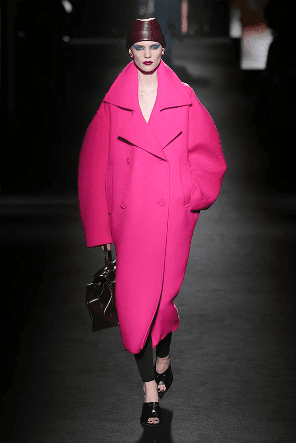 발렌시아가 FW26, 피에르 파올로 피치올리가 그려낸 ‘유포리아’적 드라마