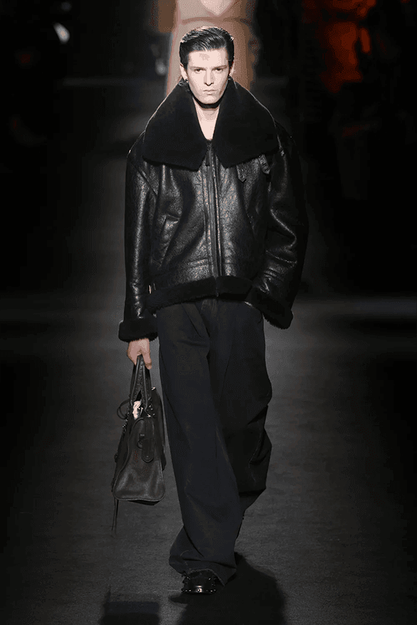 발렌시아가 FW26, 피에르 파올로 피치올리가 그려낸 ‘유포리아’적 드라마