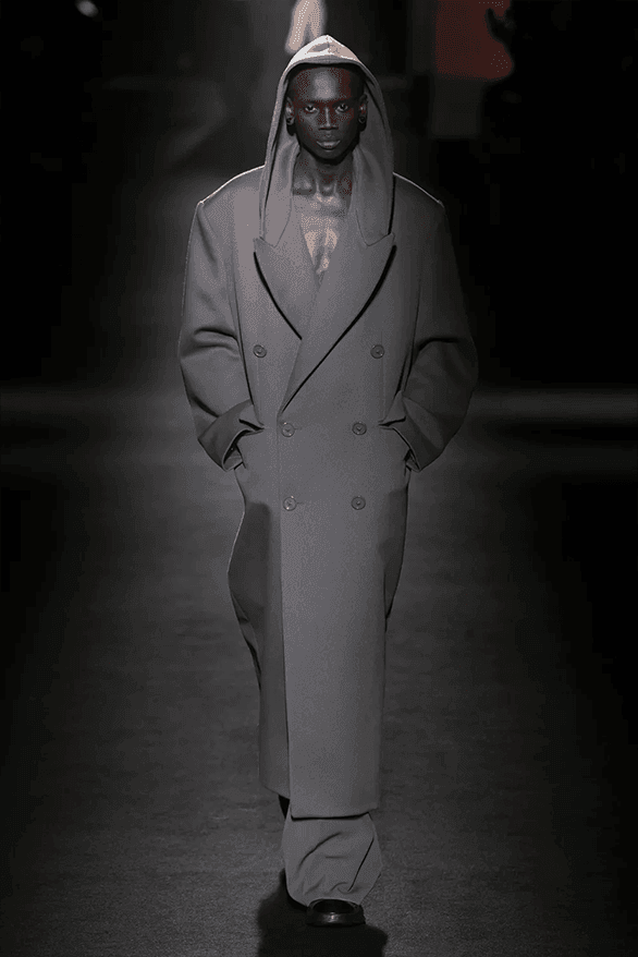 발렌시아가 FW26, 피에르 파올로 피치올리가 그려낸 ‘유포리아’적 드라마