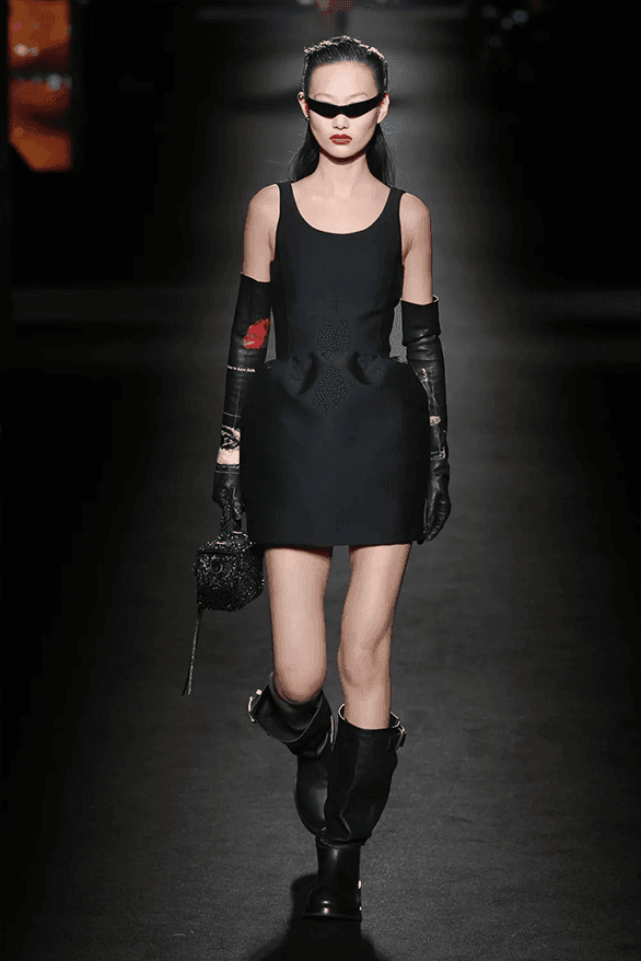 발렌시아가 FW26, 피에르 파올로 피치올리가 그려낸 ‘유포리아’적 드라마