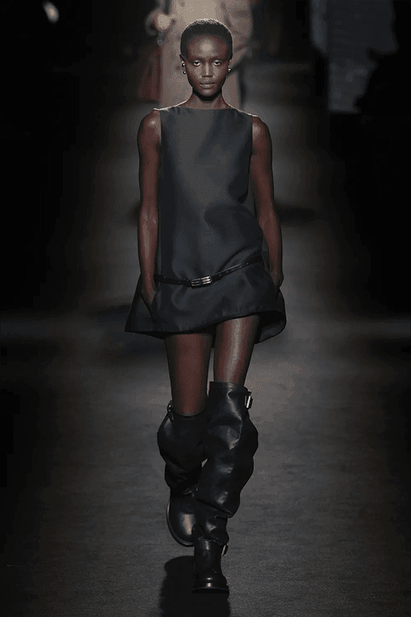 발렌시아가 FW26, 피에르 파올로 피치올리가 그려낸 ‘유포리아’적 드라마