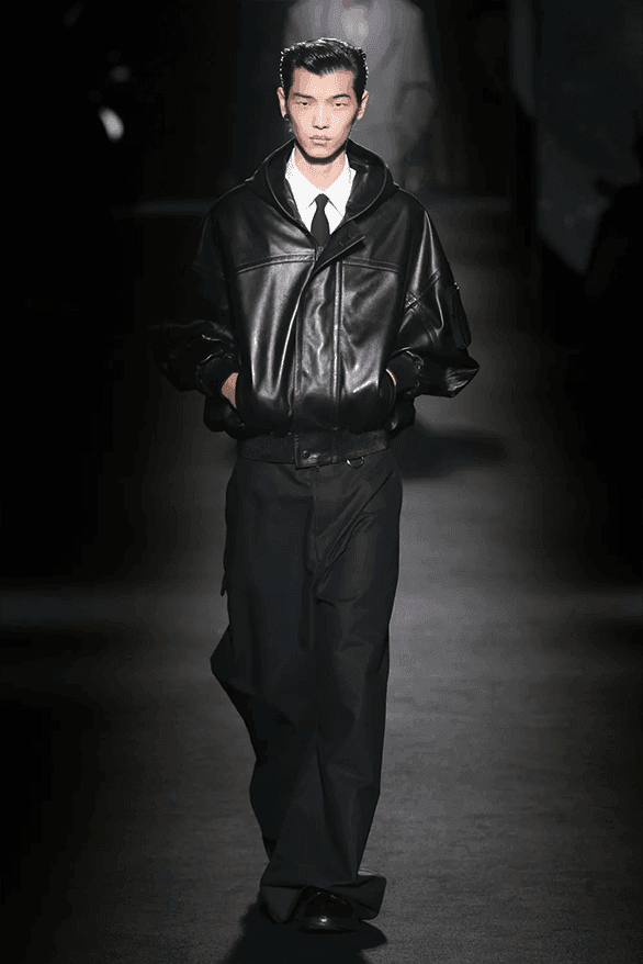 발렌시아가 FW26, 피에르 파올로 피치올리가 그려낸 ‘유포리아’적 드라마