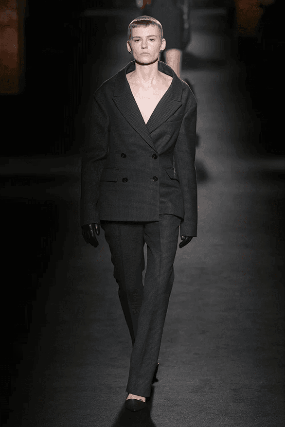 발렌시아가 FW26, 피에르 파올로 피치올리가 그려낸 ‘유포리아’적 드라마