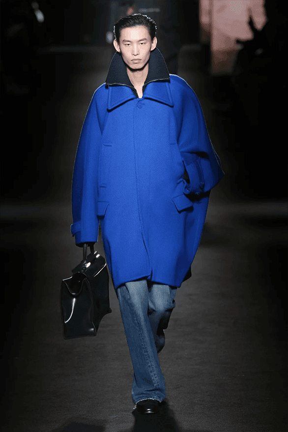 발렌시아가 FW26, 피에르 파올로 피치올리가 그려낸 ‘유포리아’적 드라마