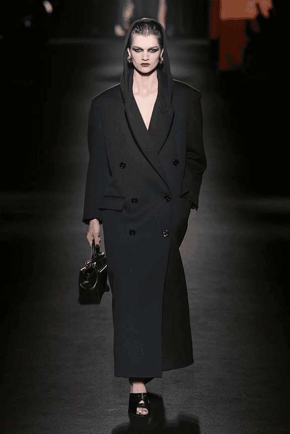 발렌시아가 FW26, 피에르 파올로 피치올리가 그려낸 ‘유포리아’적 드라마