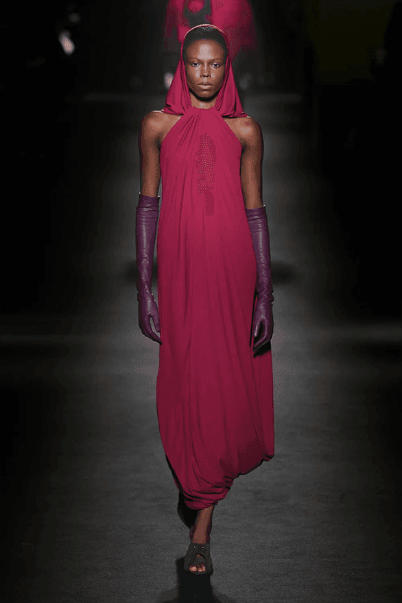 발렌시아가 FW26, 피에르 파올로 피치올리가 그려낸 ‘유포리아’적 드라마