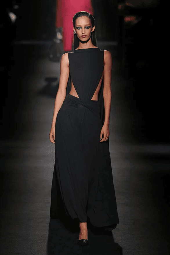 발렌시아가 FW26, 피에르 파올로 피치올리가 그려낸 ‘유포리아’적 드라마