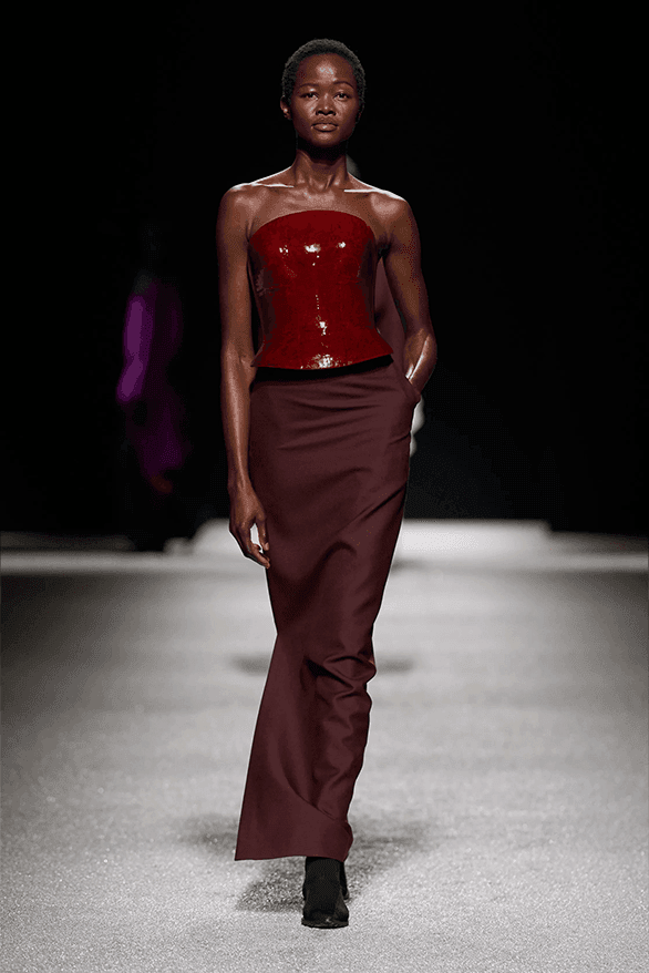 이세이 미야케 FW26, '미완성'의 미학으로 던지는 본질적인 질문