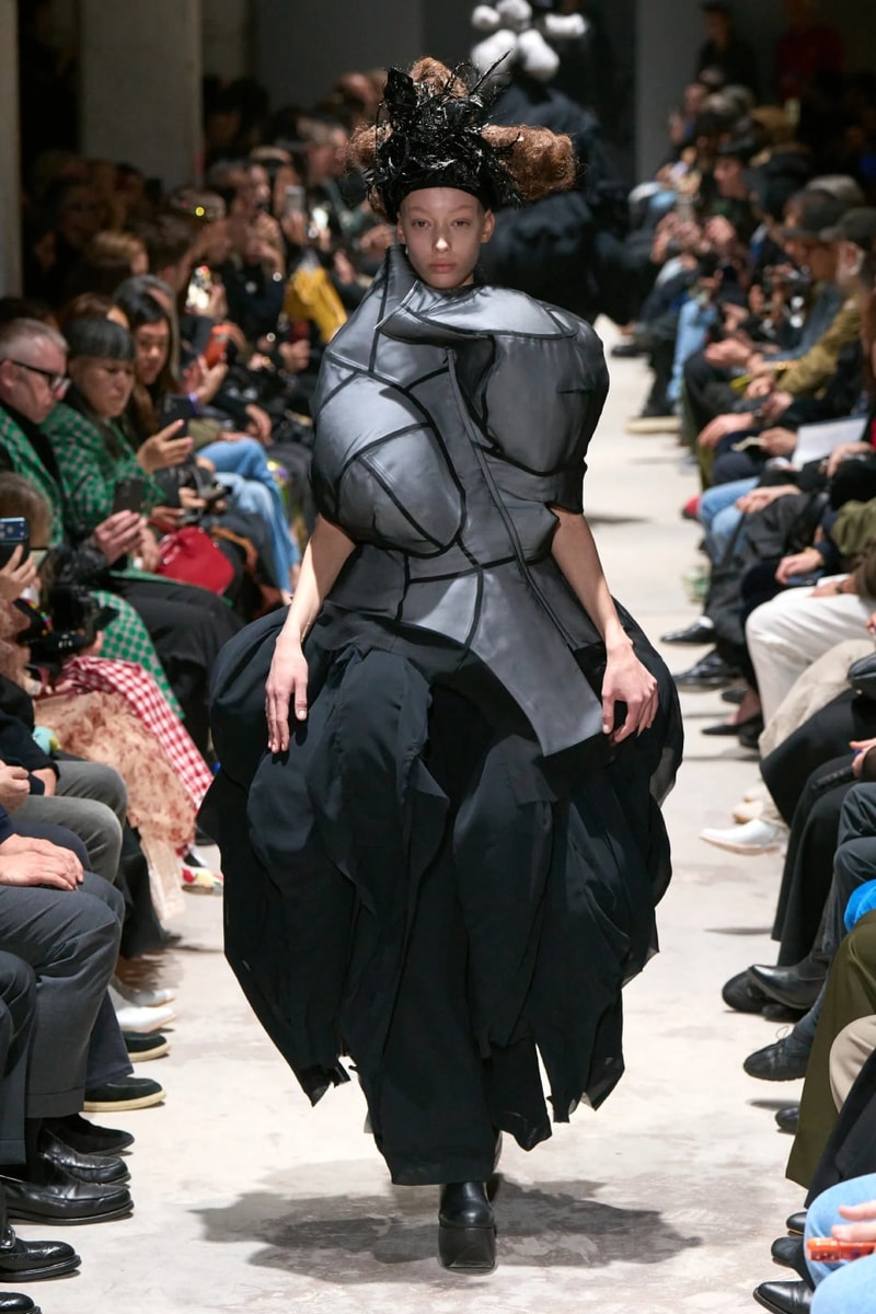 꼼데가르송 FW26, 레이 카와쿠보가 설계한 ‘형태의 해방’