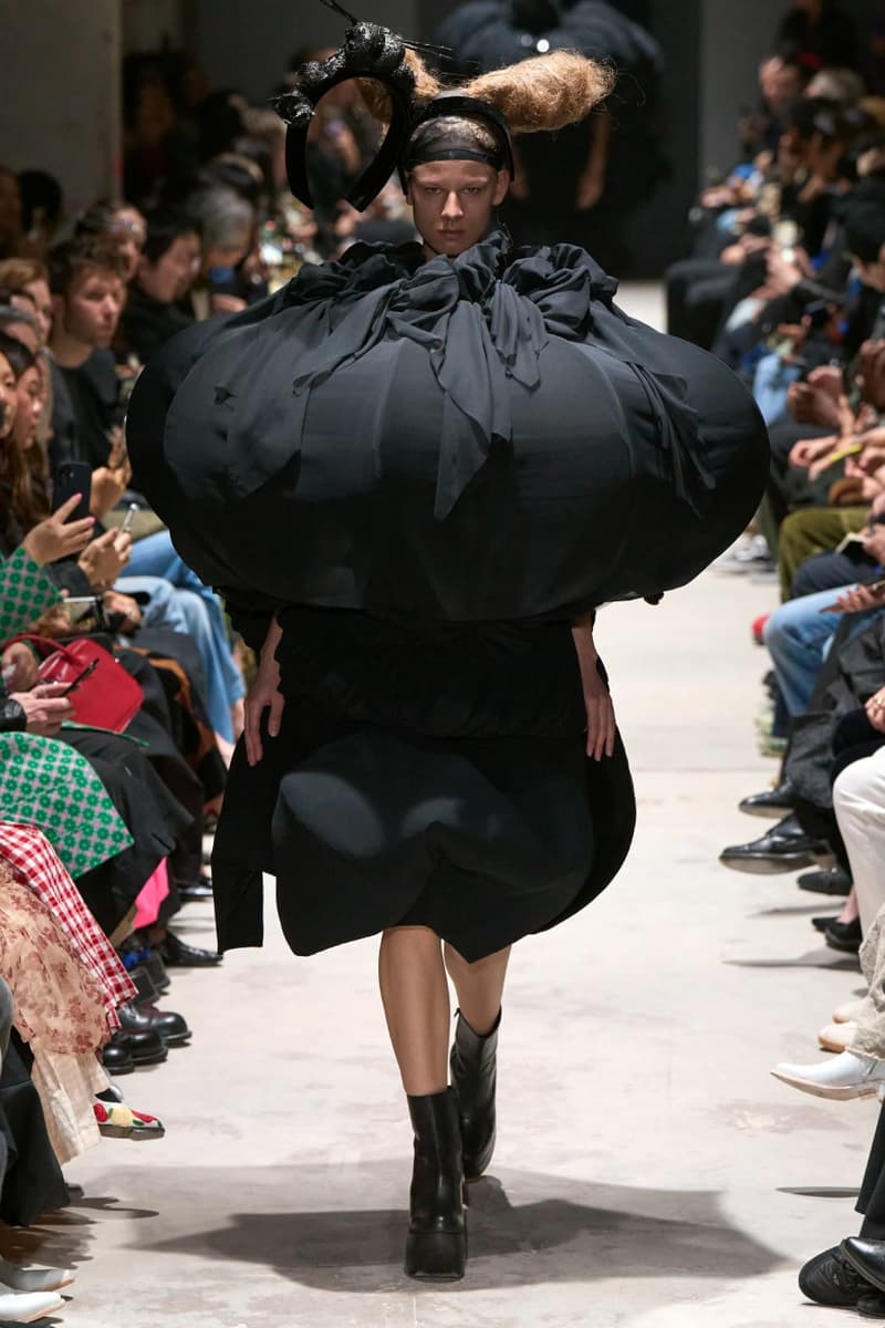 꼼데가르송 FW26, 레이 카와쿠보가 설계한 ‘형태의 해방’