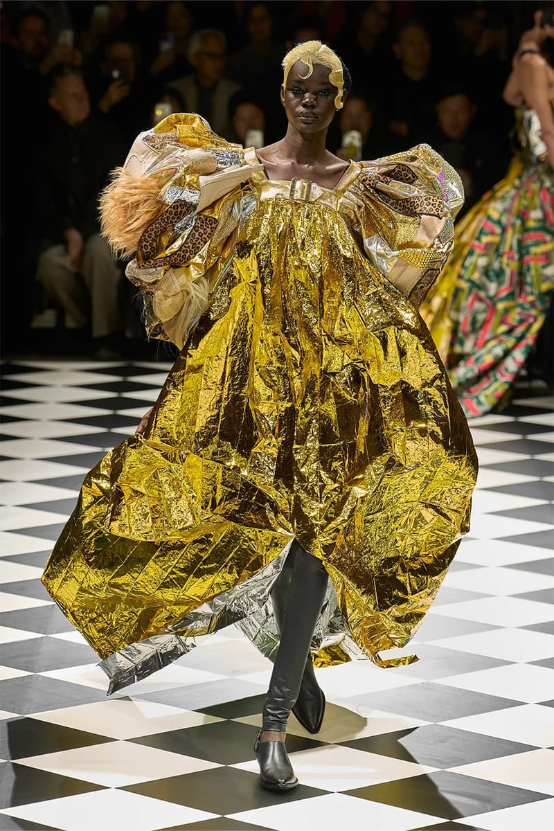 준야 와타나베 FW26, ‘아상블라주 오트쿠튀르’가 선사하는 설계된 혼돈